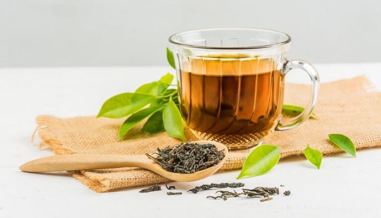 Oolong Tea vs. Green Tea: Understanding the Differences and Benefits